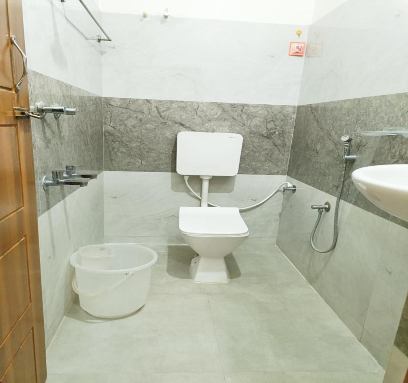 Bairava Bliss Inn ราเมศวาราม ภายนอก รูปภาพ