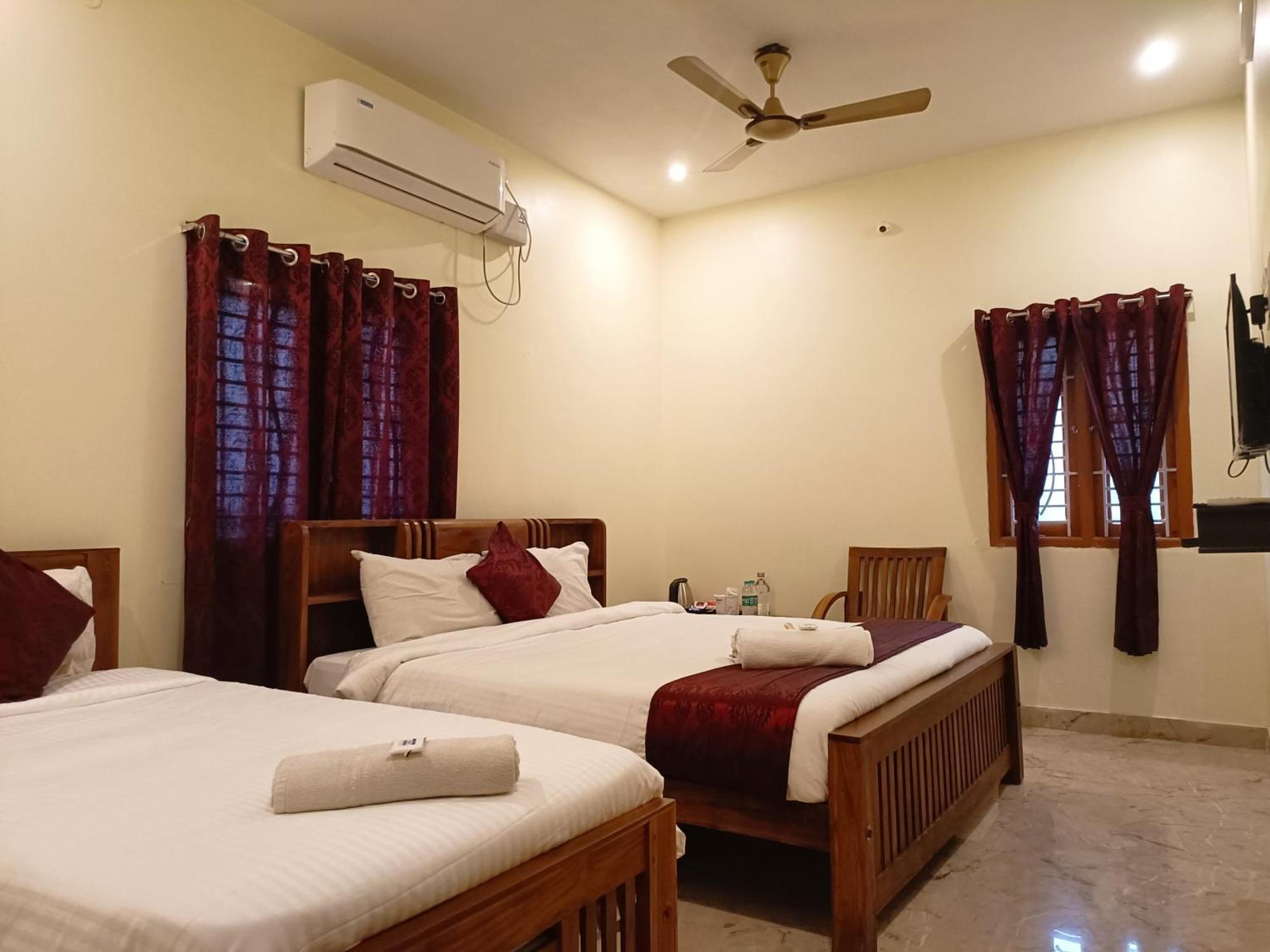 Bairava Bliss Inn ราเมศวาราม ภายนอก รูปภาพ
